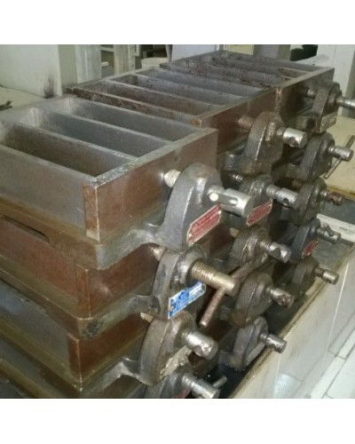 Khuôn đúc mẫu xi măng 40x40x160